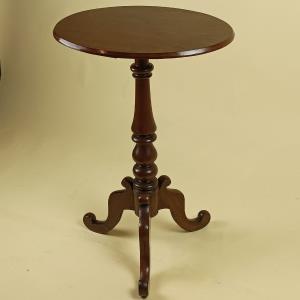 Oval Occasional  table (1).jpg